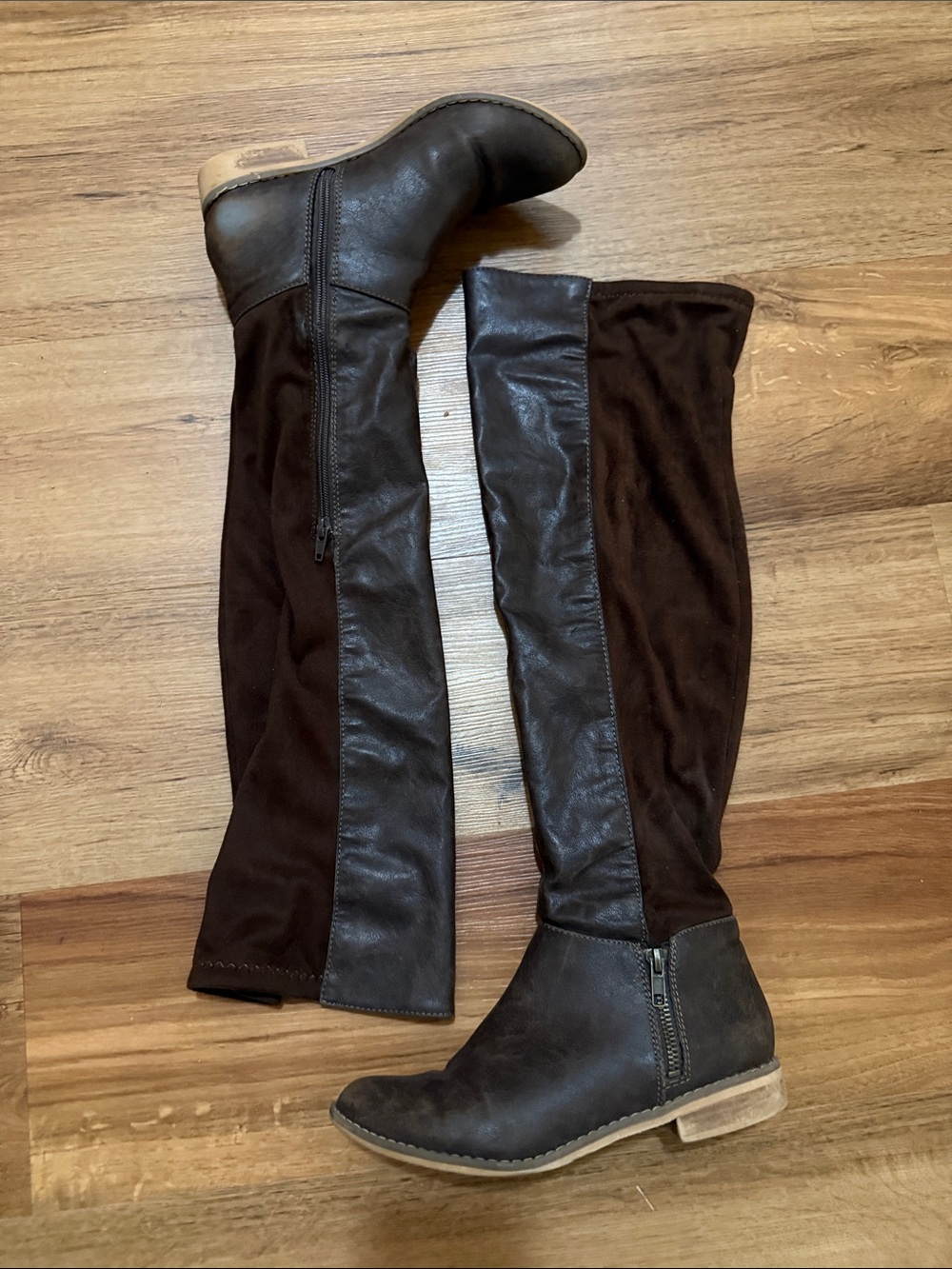 Over the knee brown boots 7.5 rocket dog